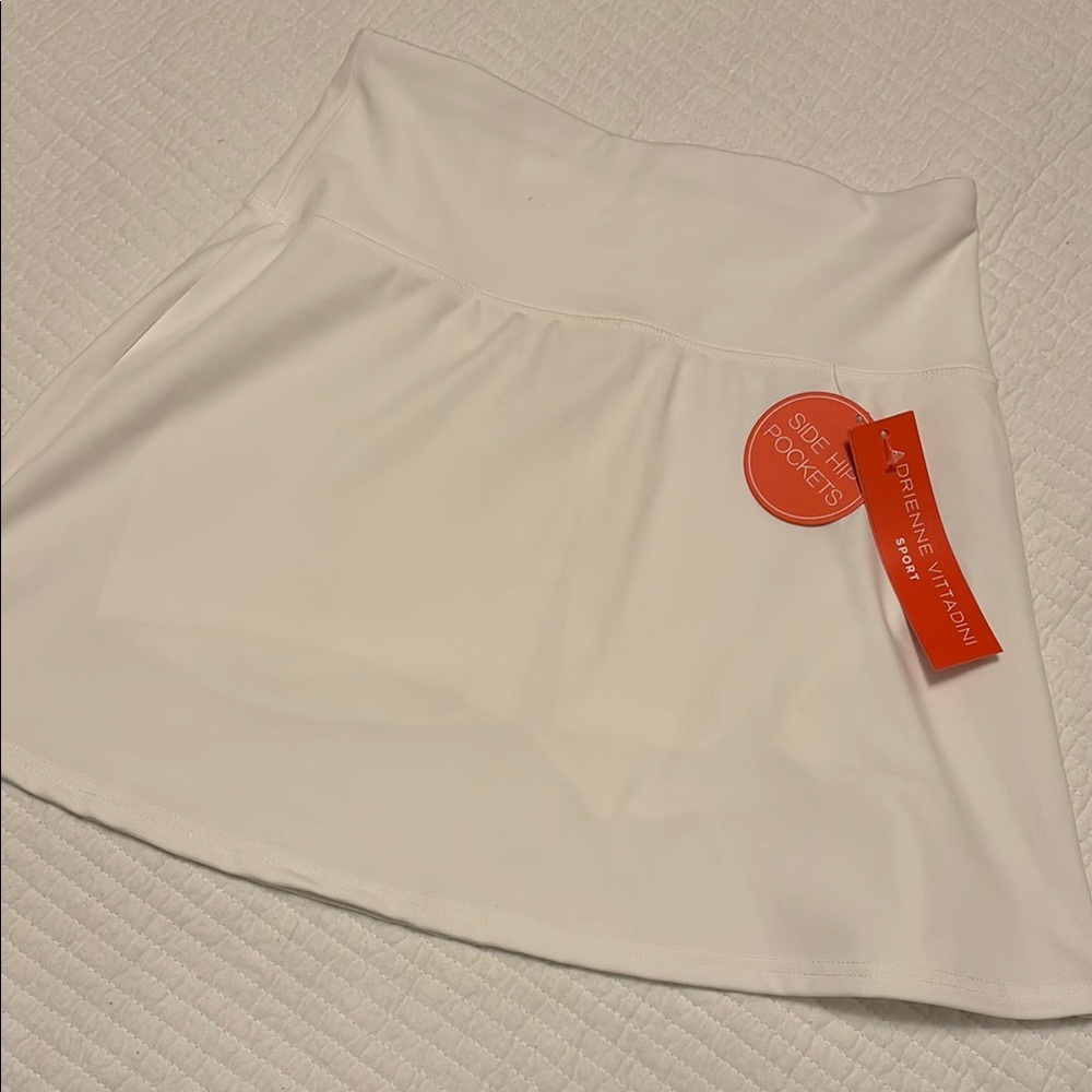 NWT Adrienne Vittadini White Skirt